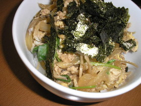 鶏ひき肉でうっとり親子丼♪