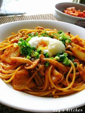 しめじとキムチのパスタ