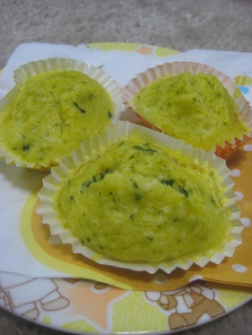 ほうれん草とカボチャの簡単蒸しパン☆