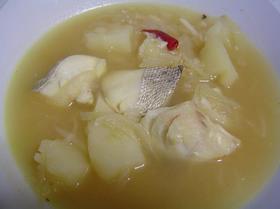 甘塩たらとじゃがいものにんにくスープ