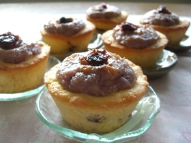 チーズとクランベリーの米粉カップケーキ