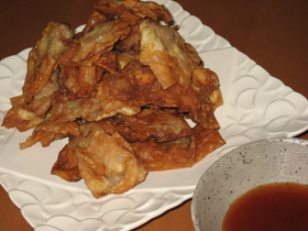 お母さんの揚げワンタン