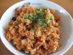 炊飯器でラクラク♪チキンライス
