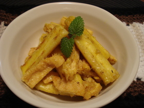 ちくわぶ油揚げカレ－チ－ズ炒め