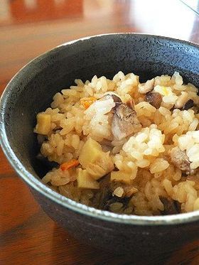 女将の味　大人気♪　中華おこわ
