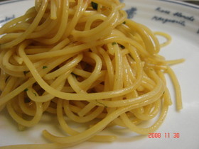 大葉にんにく醤油と梅肉のパスタ