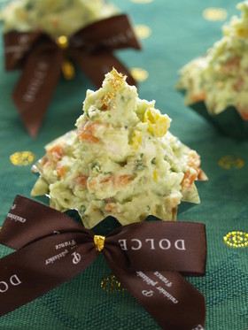 クリーミークリスマスツリーサラダ