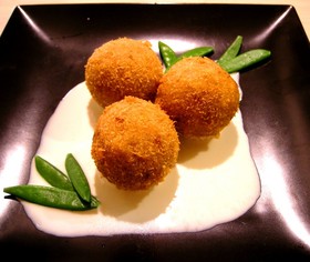 残りのカレーで「カレーライスコロッケ」☆