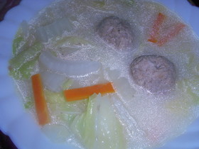 白菜と肉団子のホワイトスープ