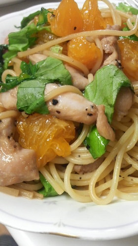 惚れた♪オレンジとサラダ菜のパスタ♪