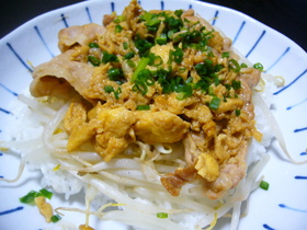 めちゃ早っ！豚とたまごの照り甘丼