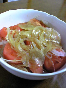 簡単★トマトと玉ねぎのミルフィーユサラダ
