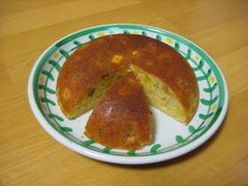 炊飯器で簡単ふっくらサツマイモケーキ。