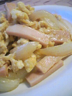 じっくり玉葱と魚肉ソが甘旨な卵炒め