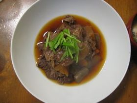 圧力鍋で簡単。トロトロ牛スジ煮込み