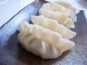 お母さん直伝の《手作り餃子》