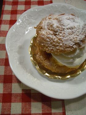Wクリームの贅沢シュークリーム