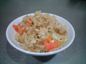 おでんの美味しい出汁で　簡単炊き込みご飯