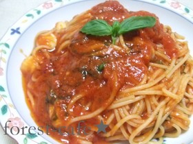 簡単バジルのトマトソースパスタ