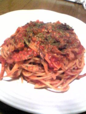 ベーコンと舞茸のトマトソースパスタ