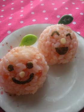 お弁当に♪りんごちゃんのおにぎり♡