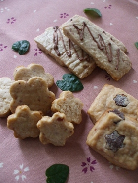 イチゴジャムでクッキー