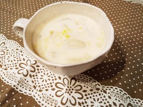 白菜の豆乳味噌スープ