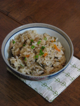 簡単すぎ!塩昆布&シーチキン炊き込みご飯