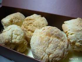 チーズスコーン