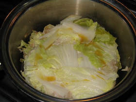 我が家の定番♪簡単蒸し豚白菜鍋♪