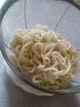 小麦粉で手打ちうどんを作ろう！！