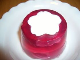超簡単♪ぶどうゼリーが春のゼリーに大変身