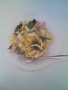わさび菜ときのこのパスタ