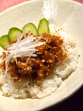 コチュジャンきかせたマグロのたたき丼