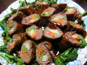 牛肉の３色巻き☆赤ワインソース