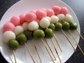 ひな祭りに３色団子！