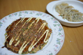 簡単！残った餃子のあんでお好み焼き風