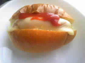 簡単チーズホットドック