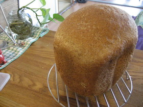 黄金比率の全粒粉食パン　ＨＢでふわふわ