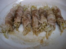 レンジで４分☆簡単もやしの豚肉巻き☆