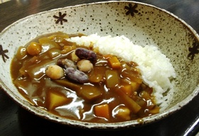 ２つの食感？！豆×豆カレー
