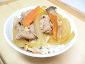 豚丼♪♪お肉を柔らか～く煮込みました