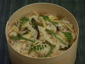 ワラビご飯　～春のご飯～