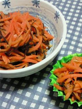 お弁当にすぐ出来る♪人参の塩昆布煮