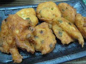 揚げたて最高！鮭と豆腐の天ぷら