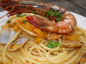 エビとアサリのトマトパスタ