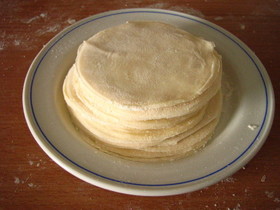 簡単手作り!★餃子の皮★-つくれぽ100人おめでとう