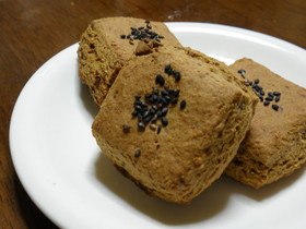 簡単★ﾐｯｸｽ粉で黒糖きなこｽｺｰﾝ