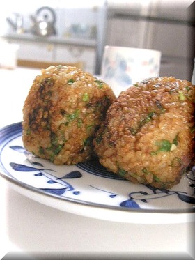 ネギ好きさんのネギみそ焼きおにぎり゜・*