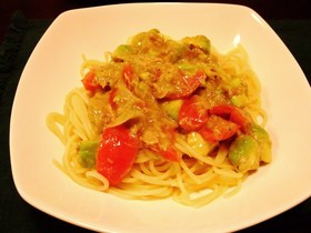 トマトとアボカドの冷製パスタ
